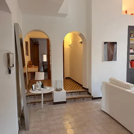 With Terrace& Design Perpignano